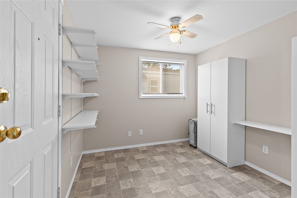 listing image 16518457859381286742