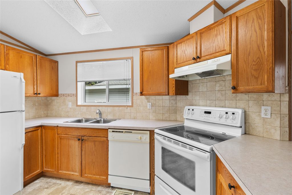 listing image 16516007593399488210