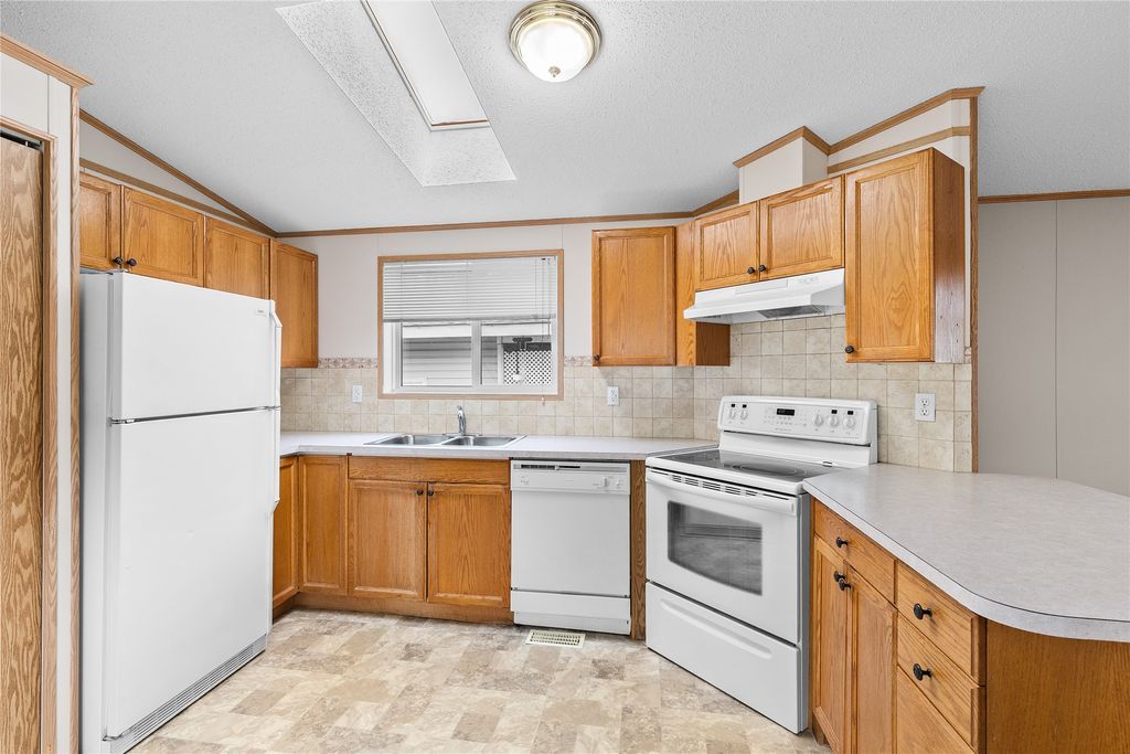 listing image 16514262371626457410