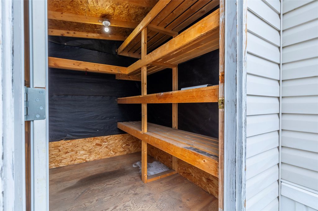 listing image 16517514980106657991