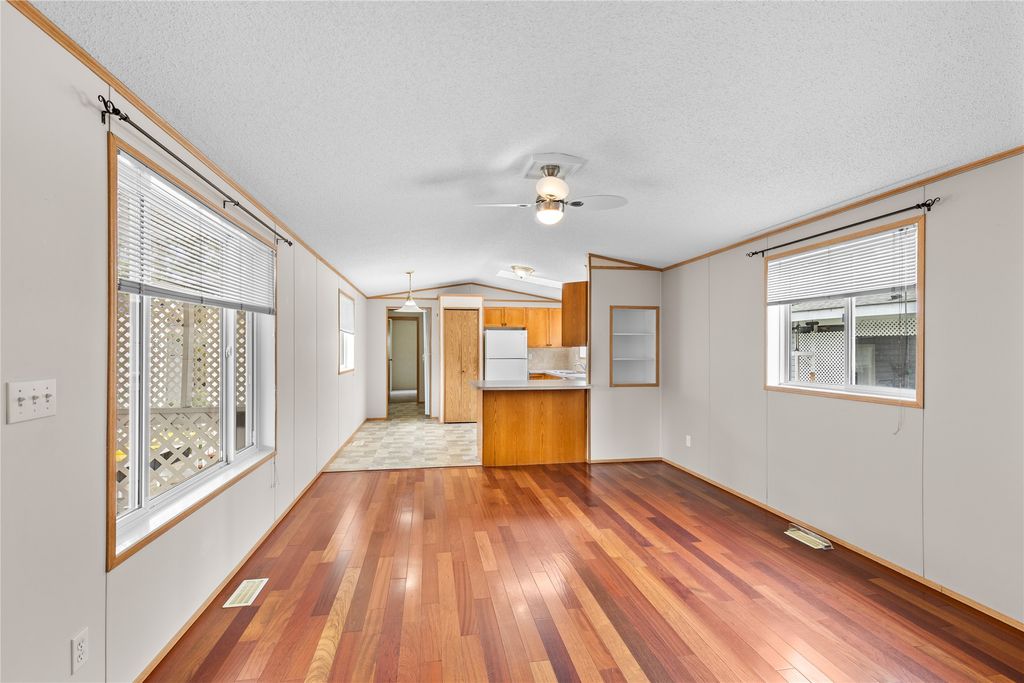 listing image 16513124272086627786