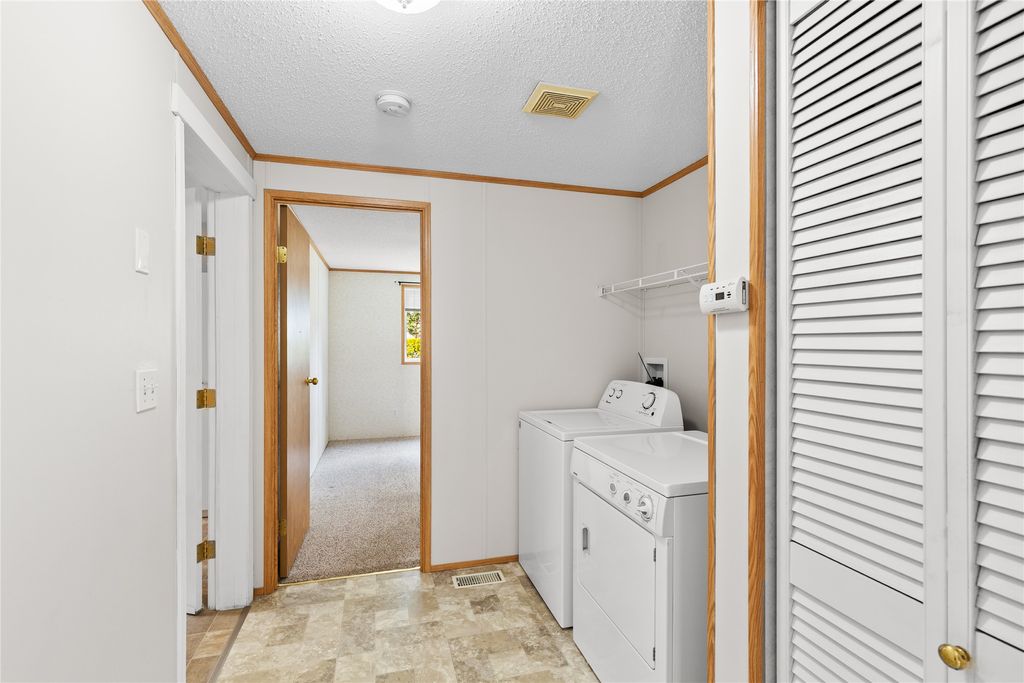 listing image 16515735985156852655