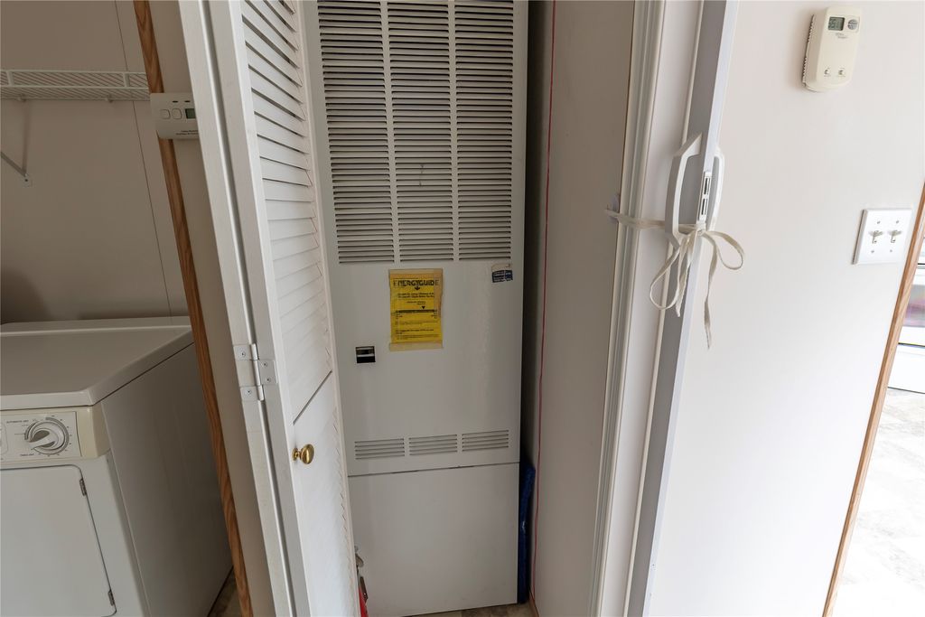 listing image 16510277290575981215