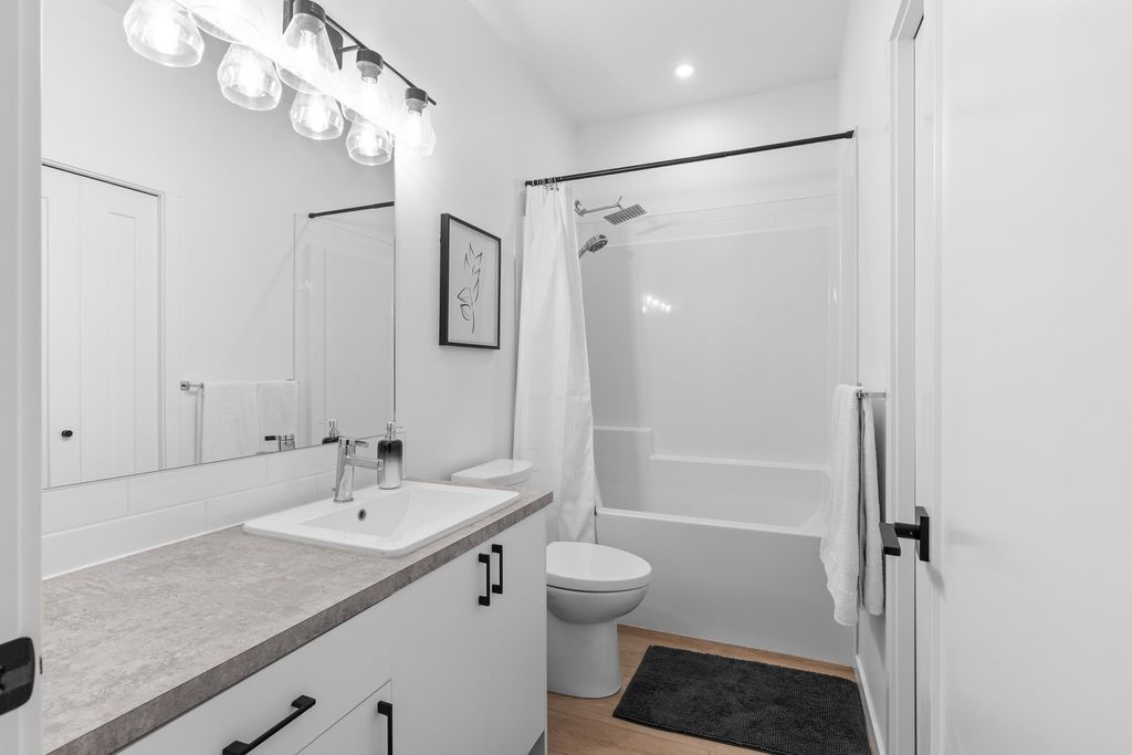 listing image 16510103461652213745