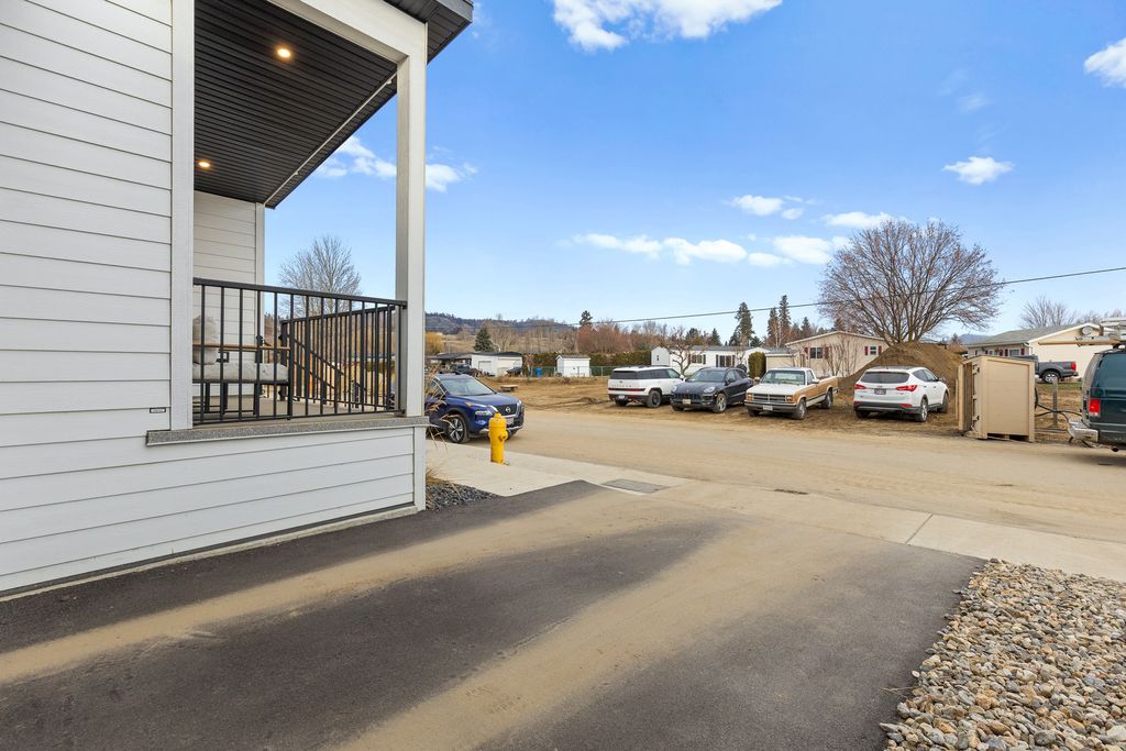 listing image 16515697440997138289