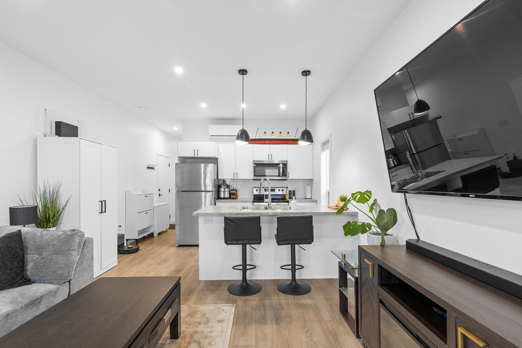 listing image 16517548823596008499