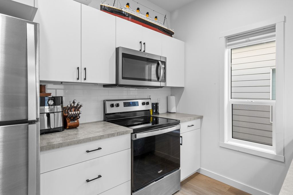 listing image 16518708189267719374