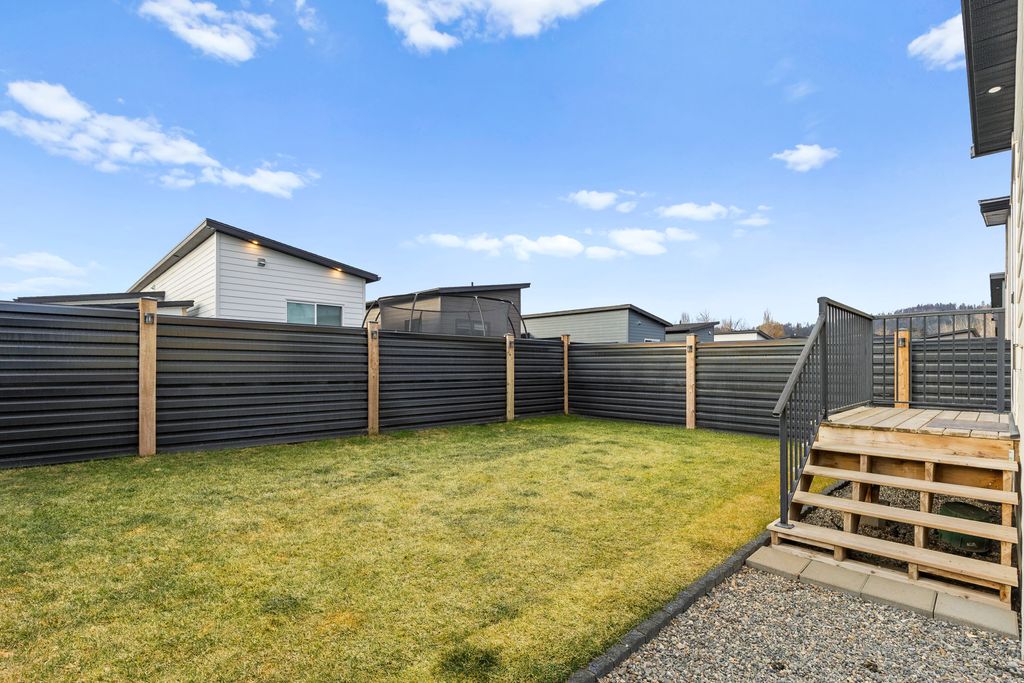 listing image 16518667638020937244