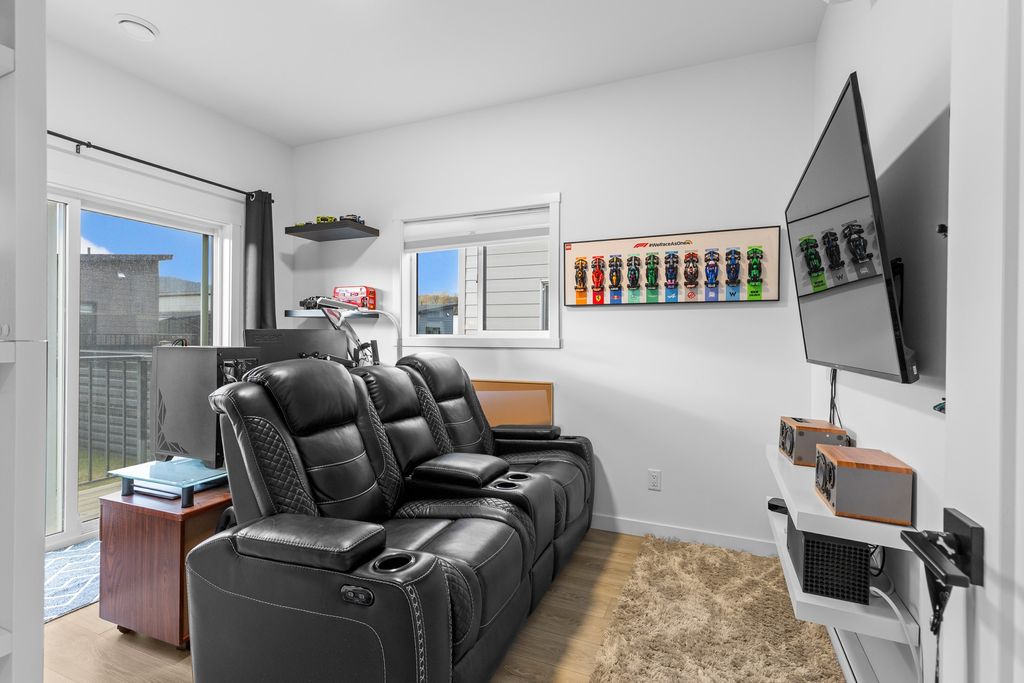 listing image 16514383617394829045