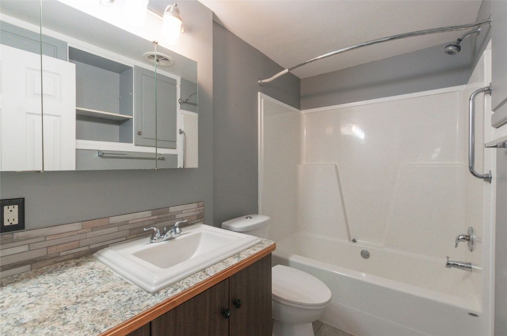 listing image 16519390432830303879