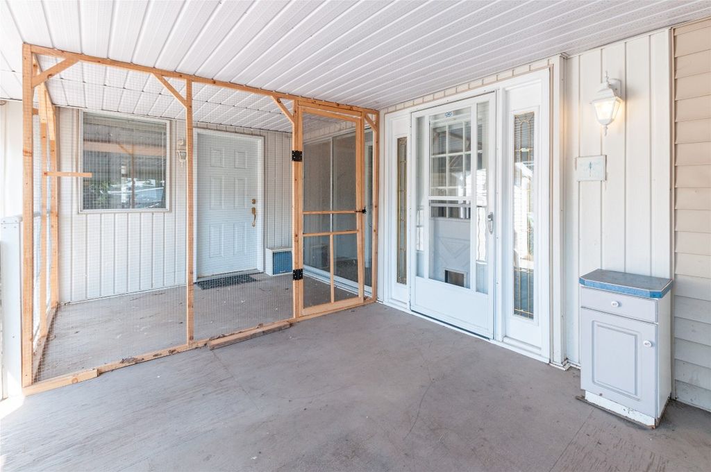 listing image 16516039296413406399