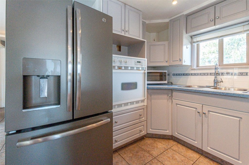 listing image 16513119172487577608