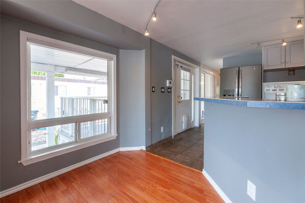 listing image 16518301714732368231