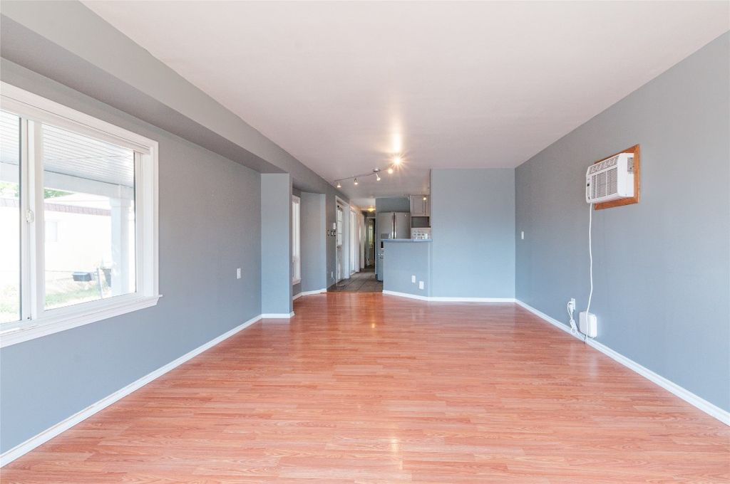 listing image 16515417253547351450