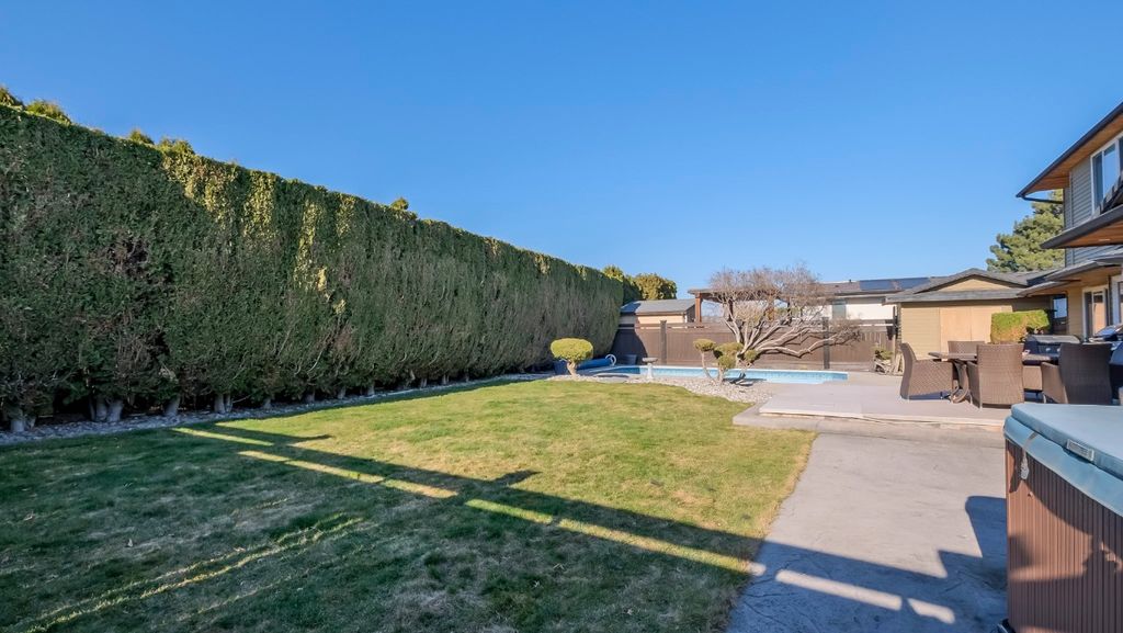 listing image 16517147862353872451