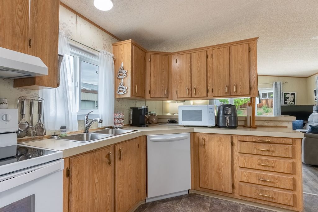 listing image 16510045392283868145