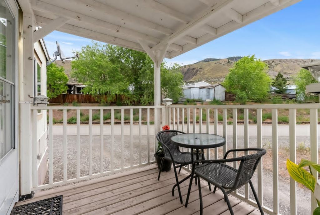 listing image 16514875117578018875