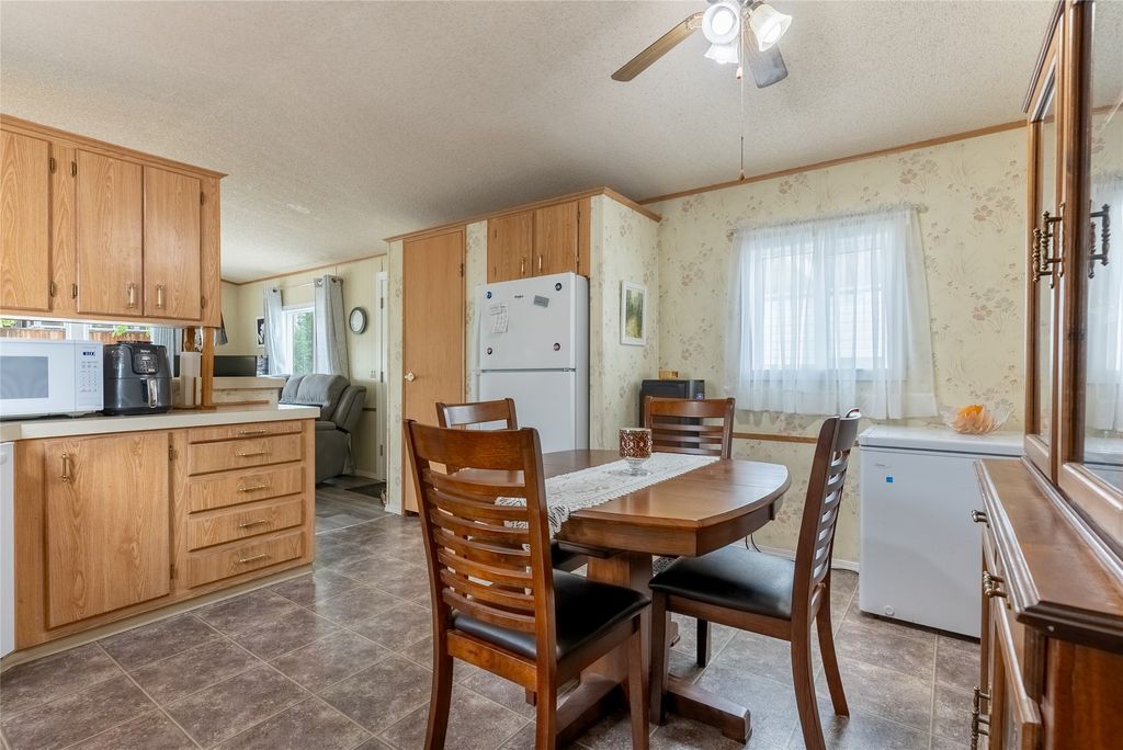 listing image 16518083476661108796