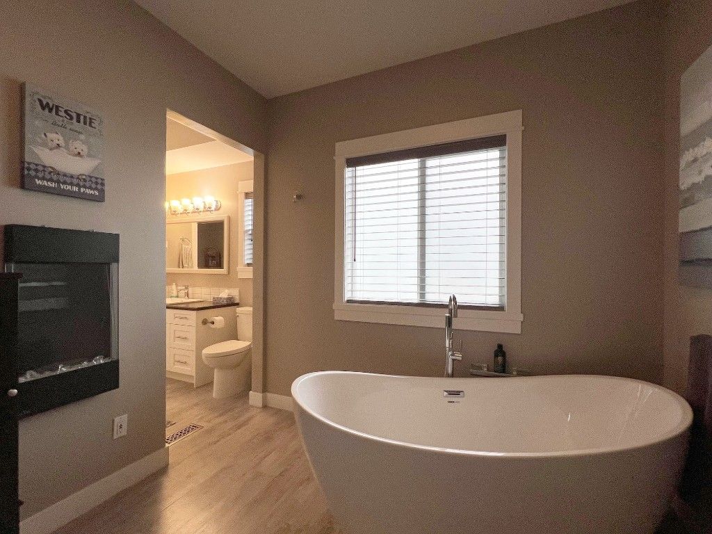 listing image 16511363246986129692