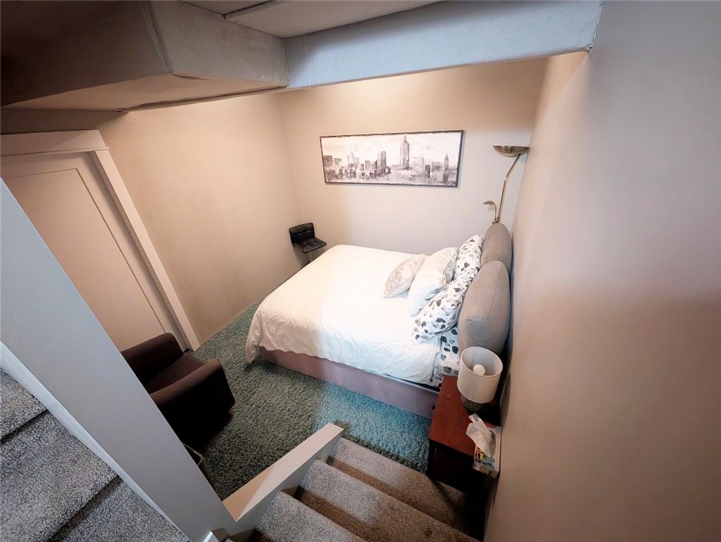 listing image 16516304683813912370