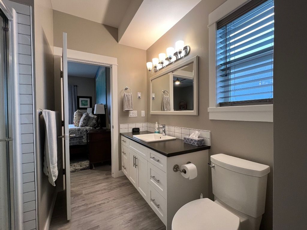 listing image 16513960652752095447