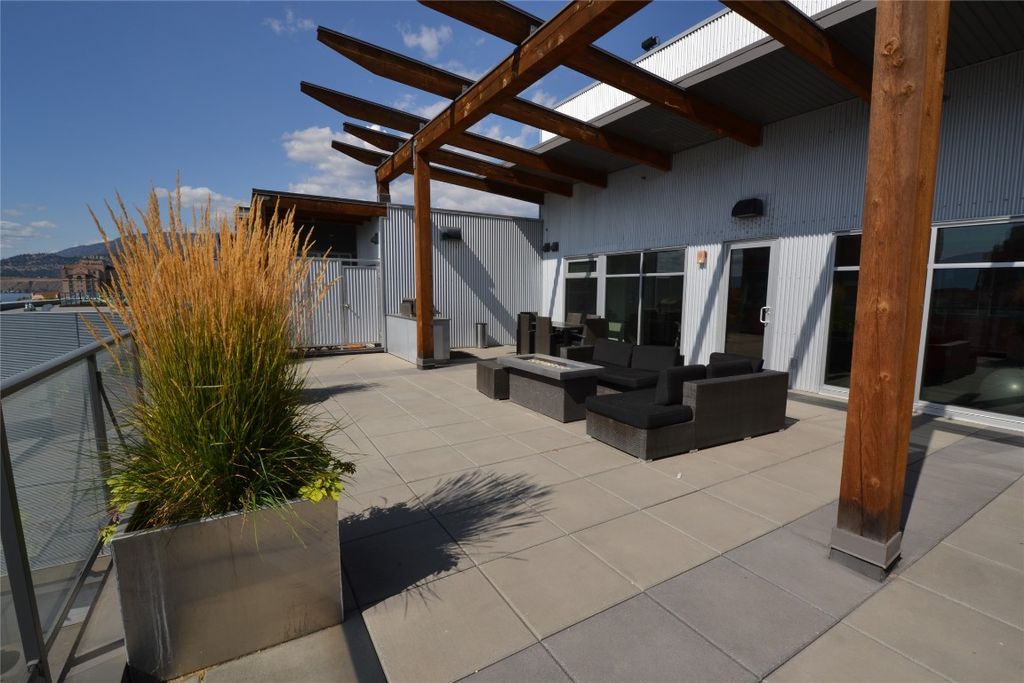 listing image 16518782204459021859