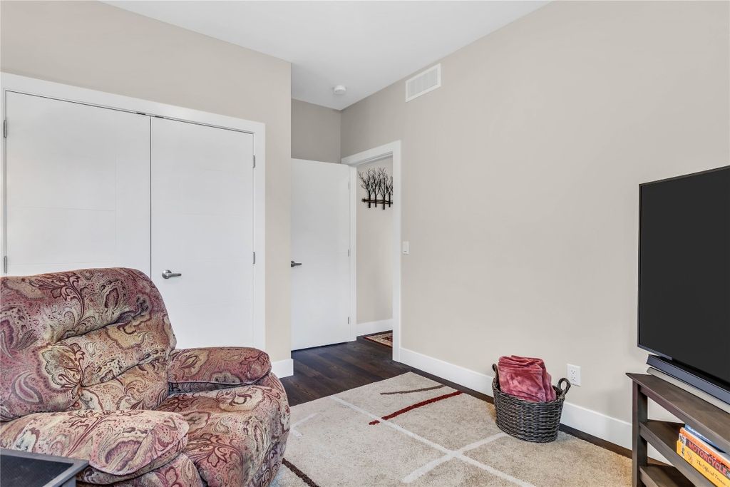 listing image 16510397536869949614