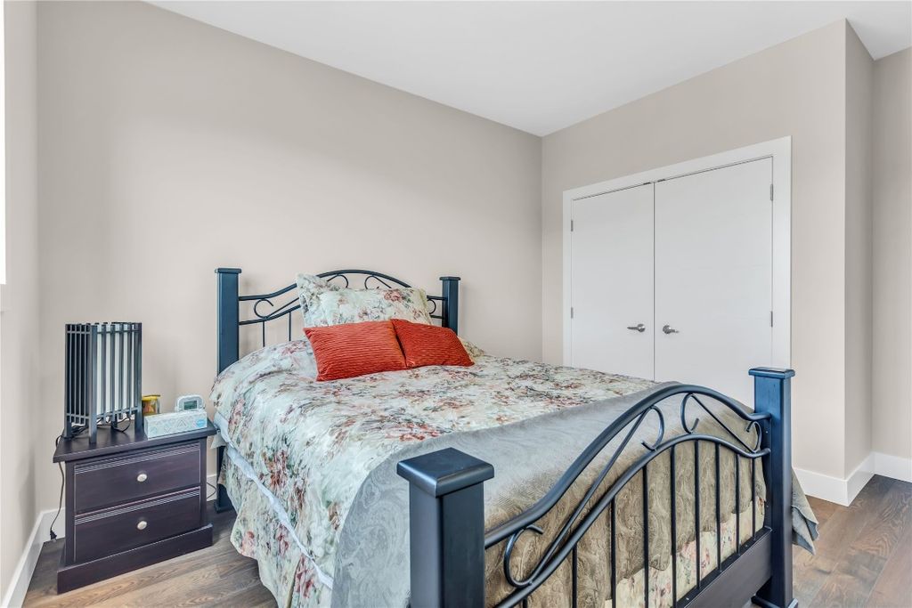 listing image 16512936780577798910