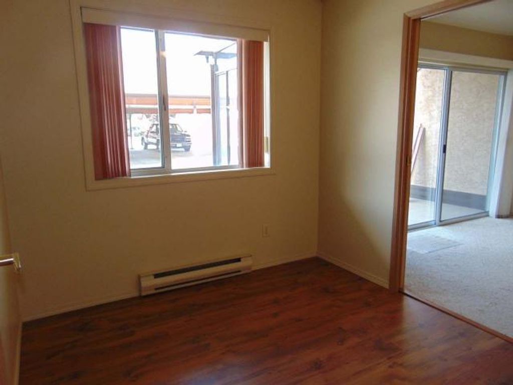 listing image 16514312619485398834
