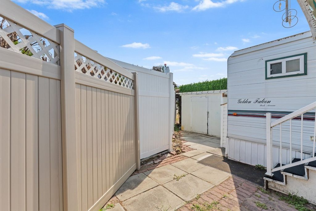 listing image 16515859625292138208