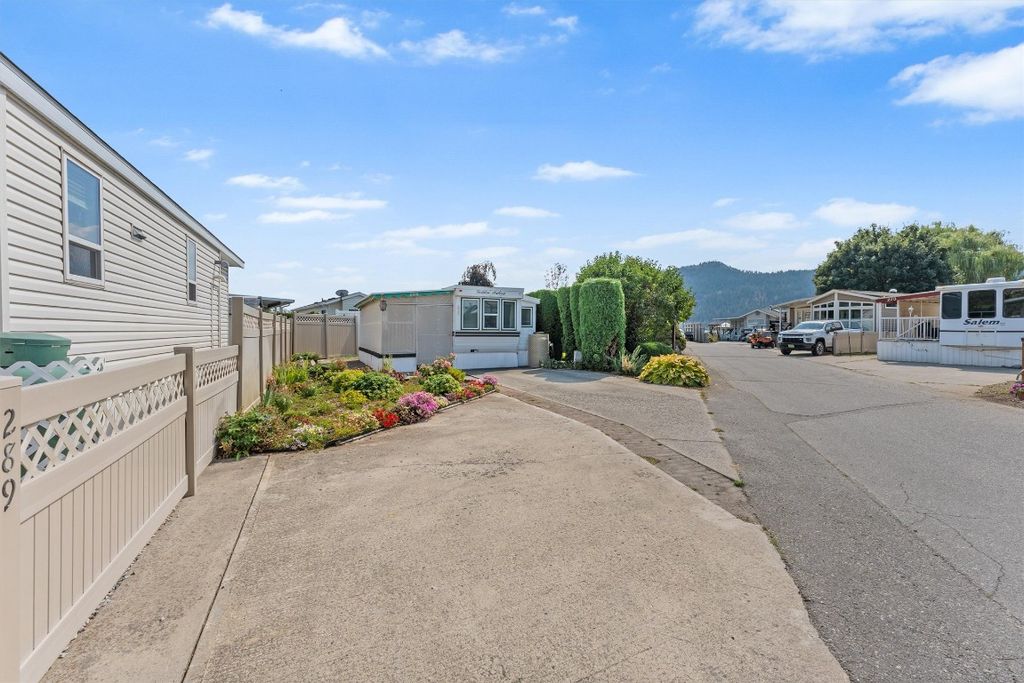 listing image 16515533188343414496