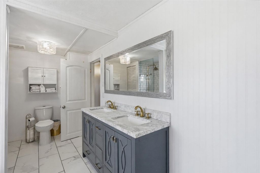 listing image 16515695556909089515