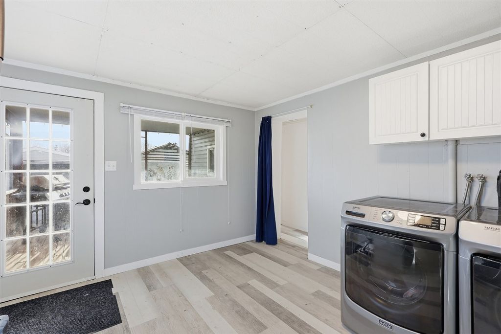 listing image 16516842490379170011