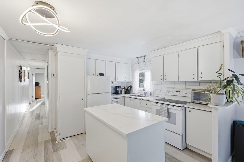 listing image 16517740338317236344