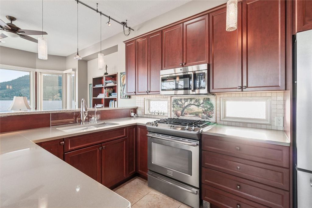 listing image 16515788808621620660