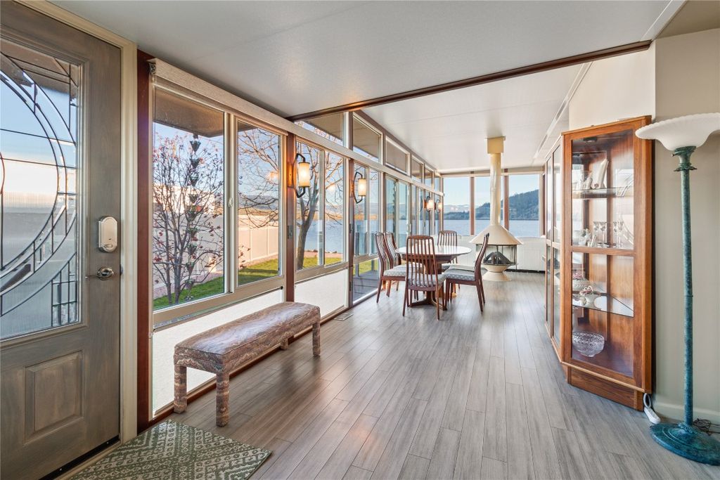 listing image 16517747821568383644