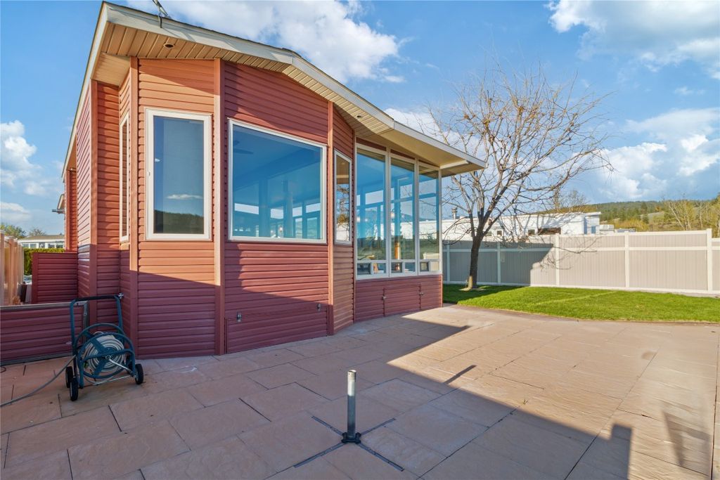 listing image 16512008295987890715