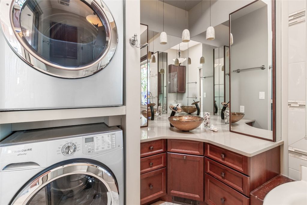 listing image 16516731887126611807