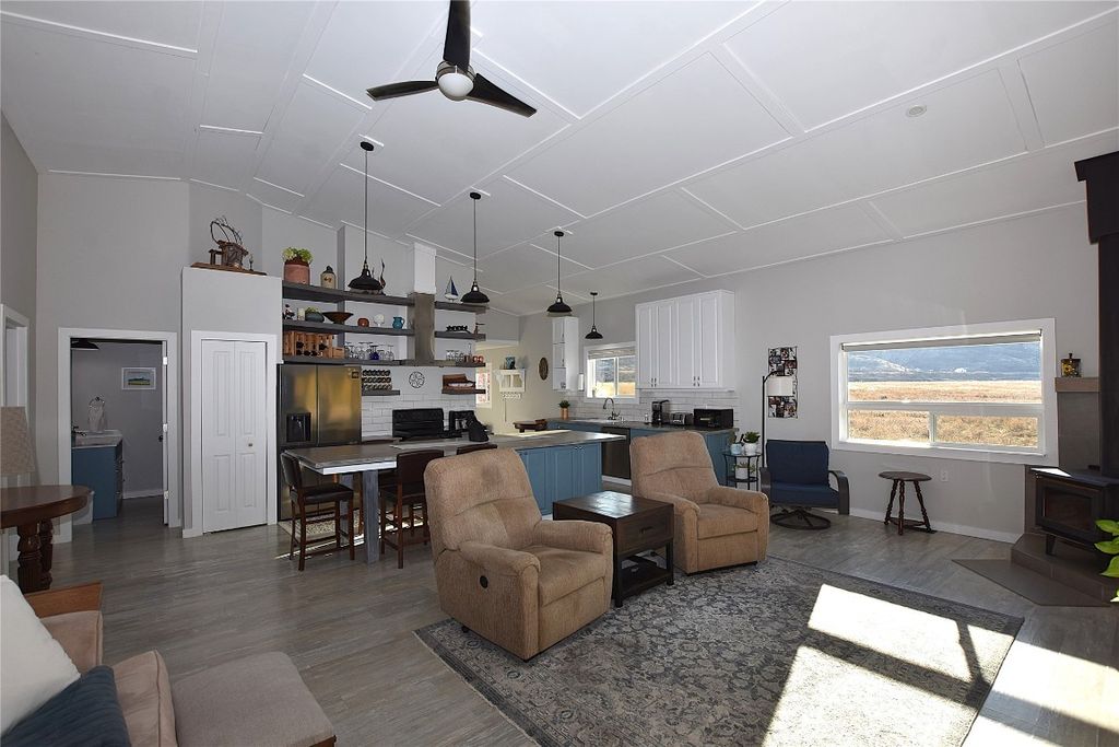 listing image 16519584234383084816