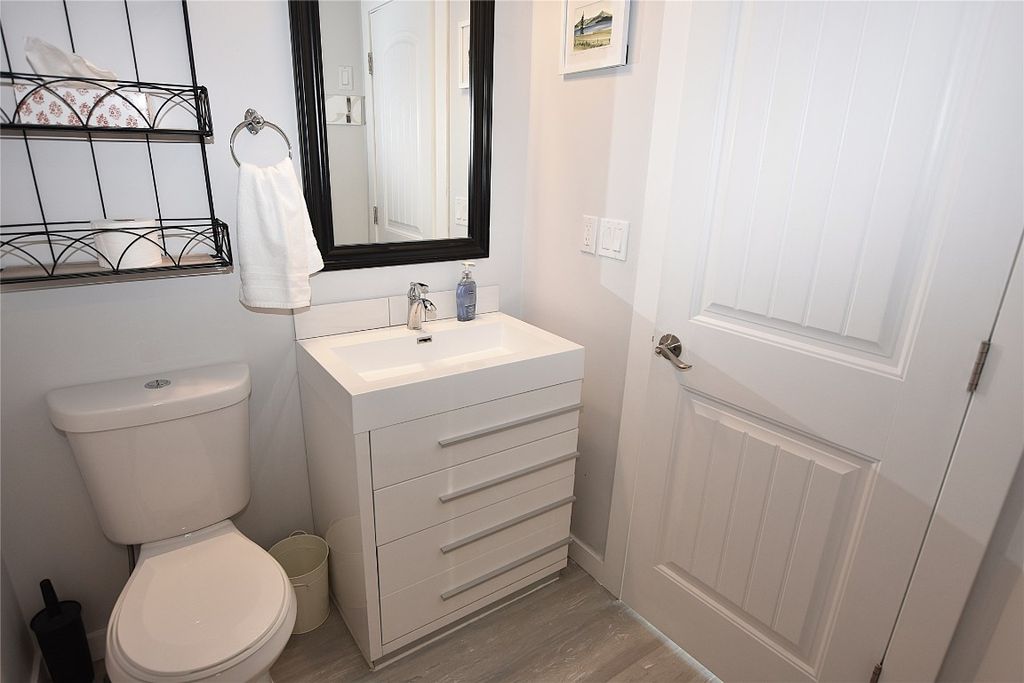 listing image 16518704625144946265