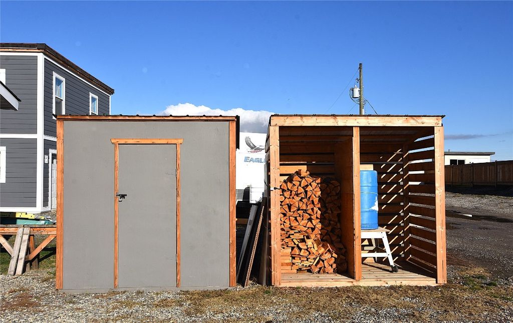 listing image 16510432481383118623