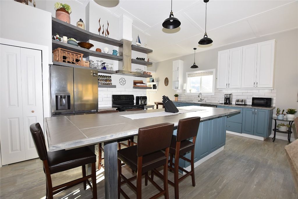 listing image 16512874666024499357