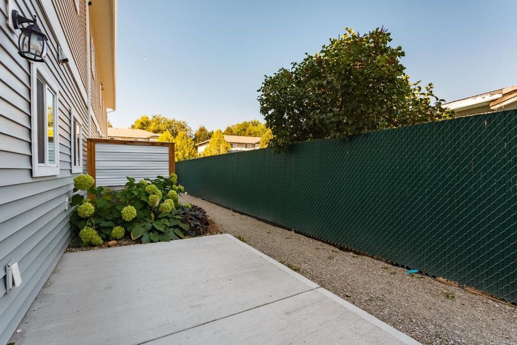 listing image 16519164413158697400