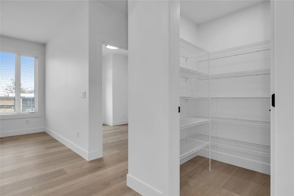 listing image 16511378368670765520