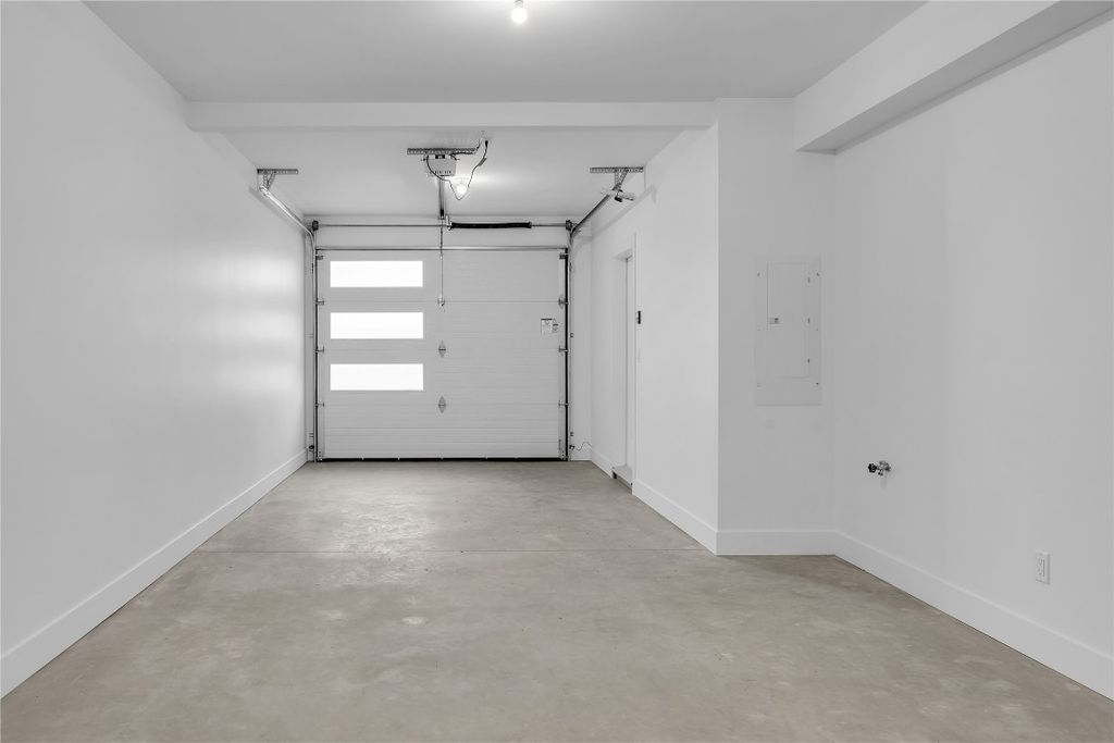 listing image 16515606230160494623