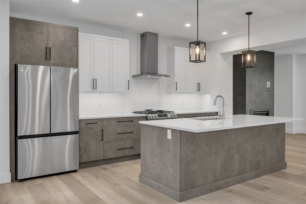 listing image 16514720246346503489