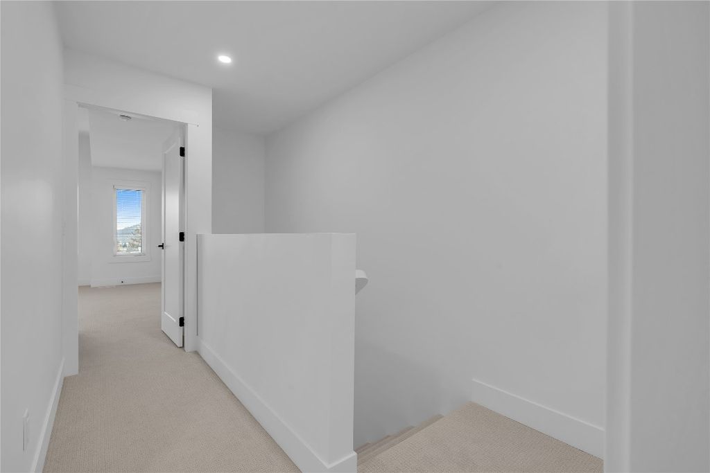 listing image 16515136994652409412