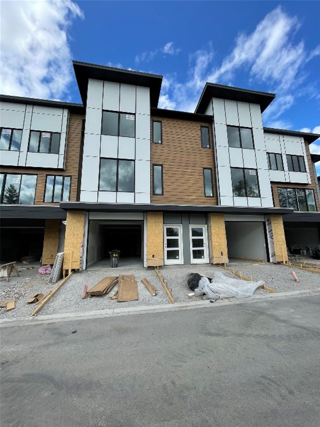 listing image 16513232929407493359