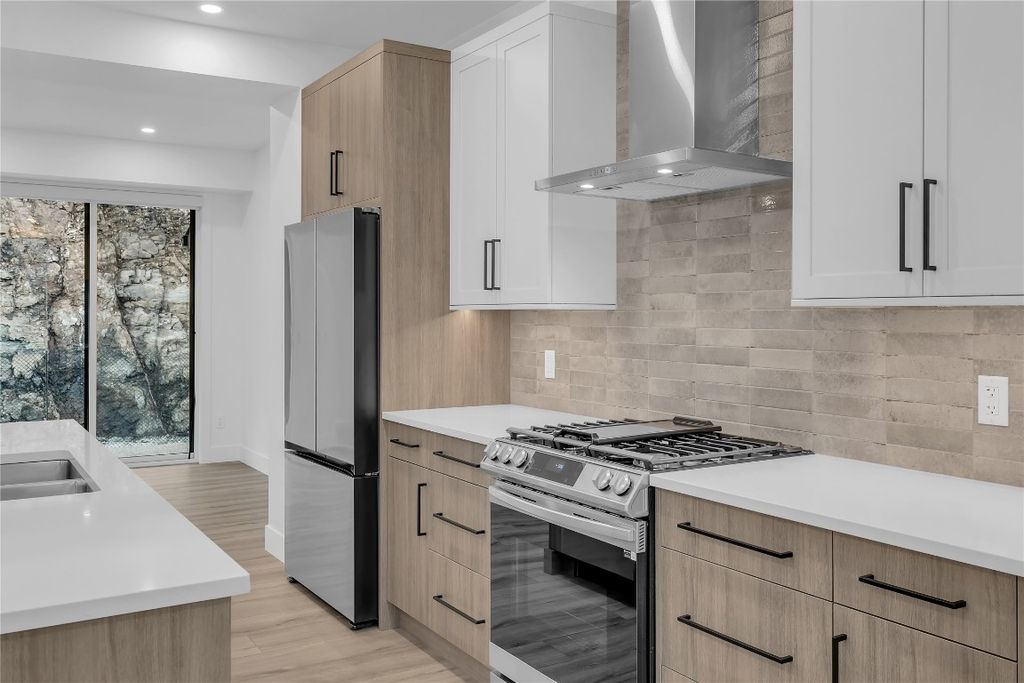 listing image 16513757739406860724