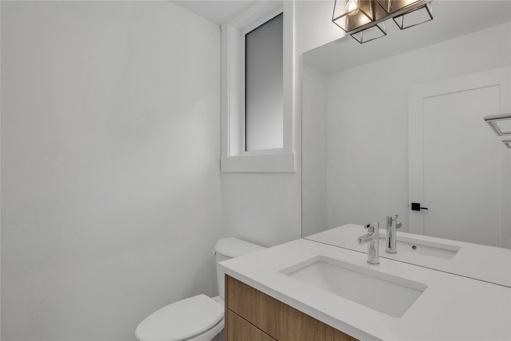 listing image 16518125301190469968